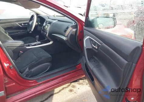 2015 Nissan Altima 2.5 S z USA, uszkodzony, nr VIN 1N4AL3AP2FN879429